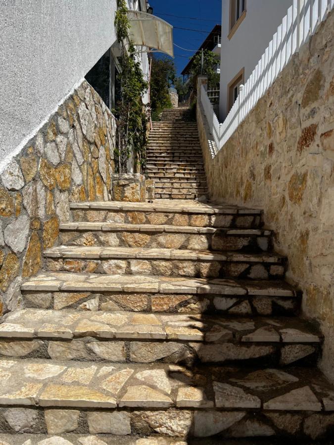 Fane'S Apartments Himare Exterior photo