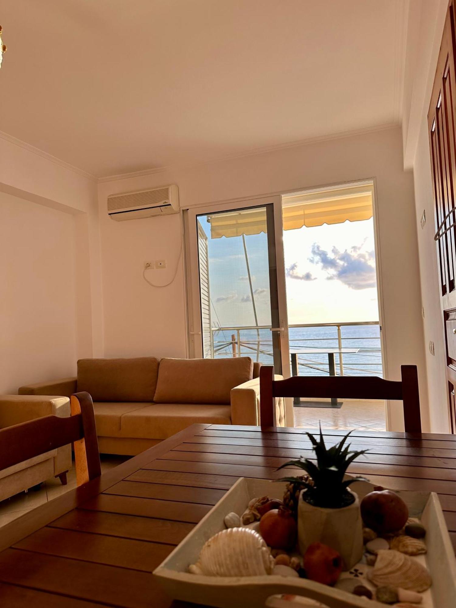 Fane'S Apartments Himare Exterior photo