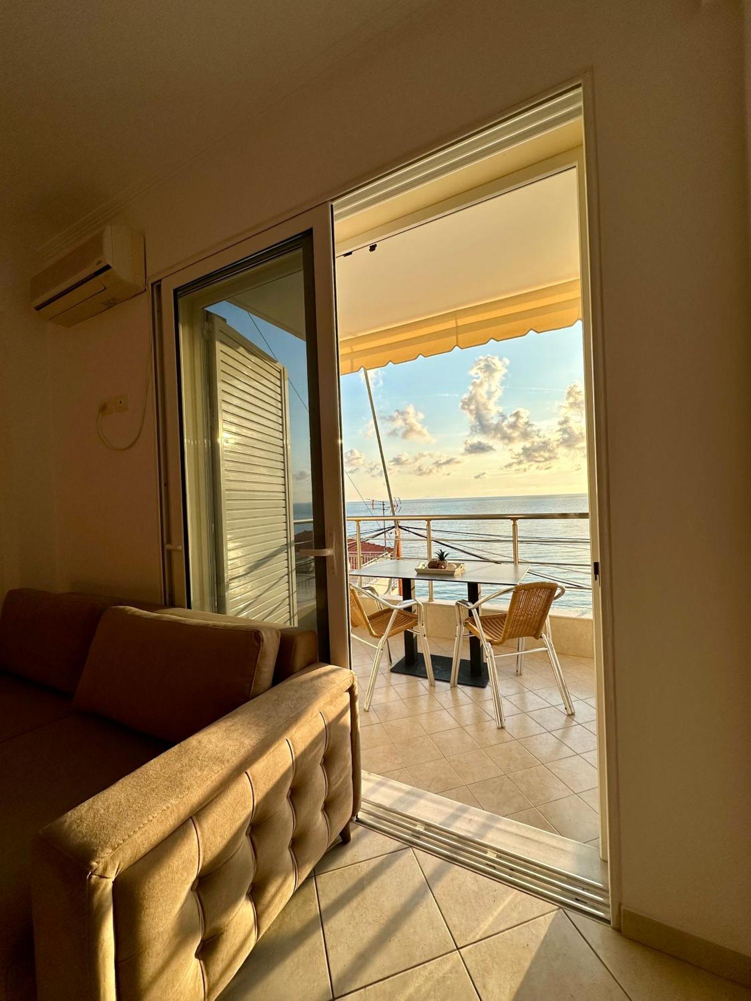 Fane'S Apartments Himare Exterior photo