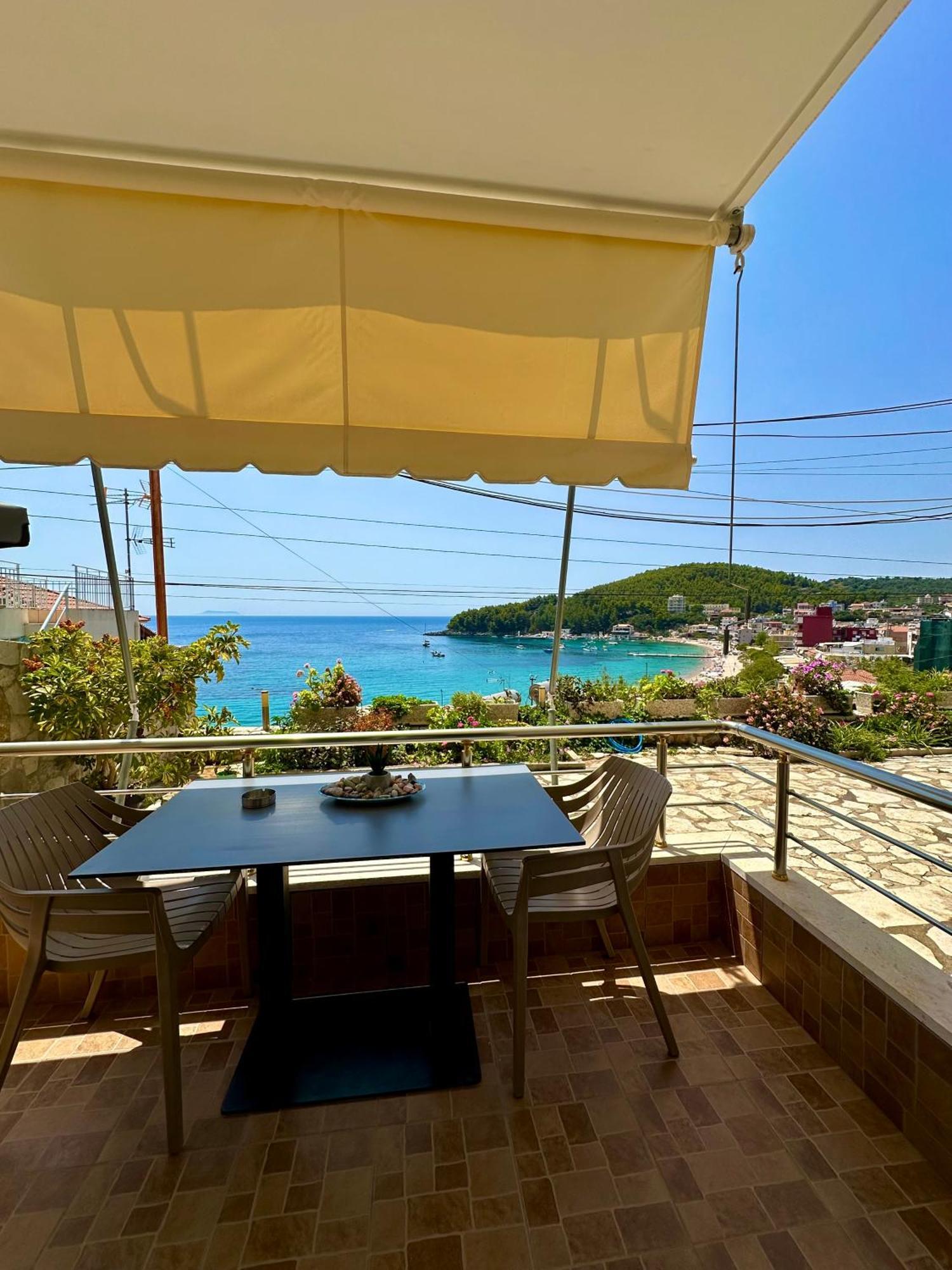 Fane'S Apartments Himare Exterior photo