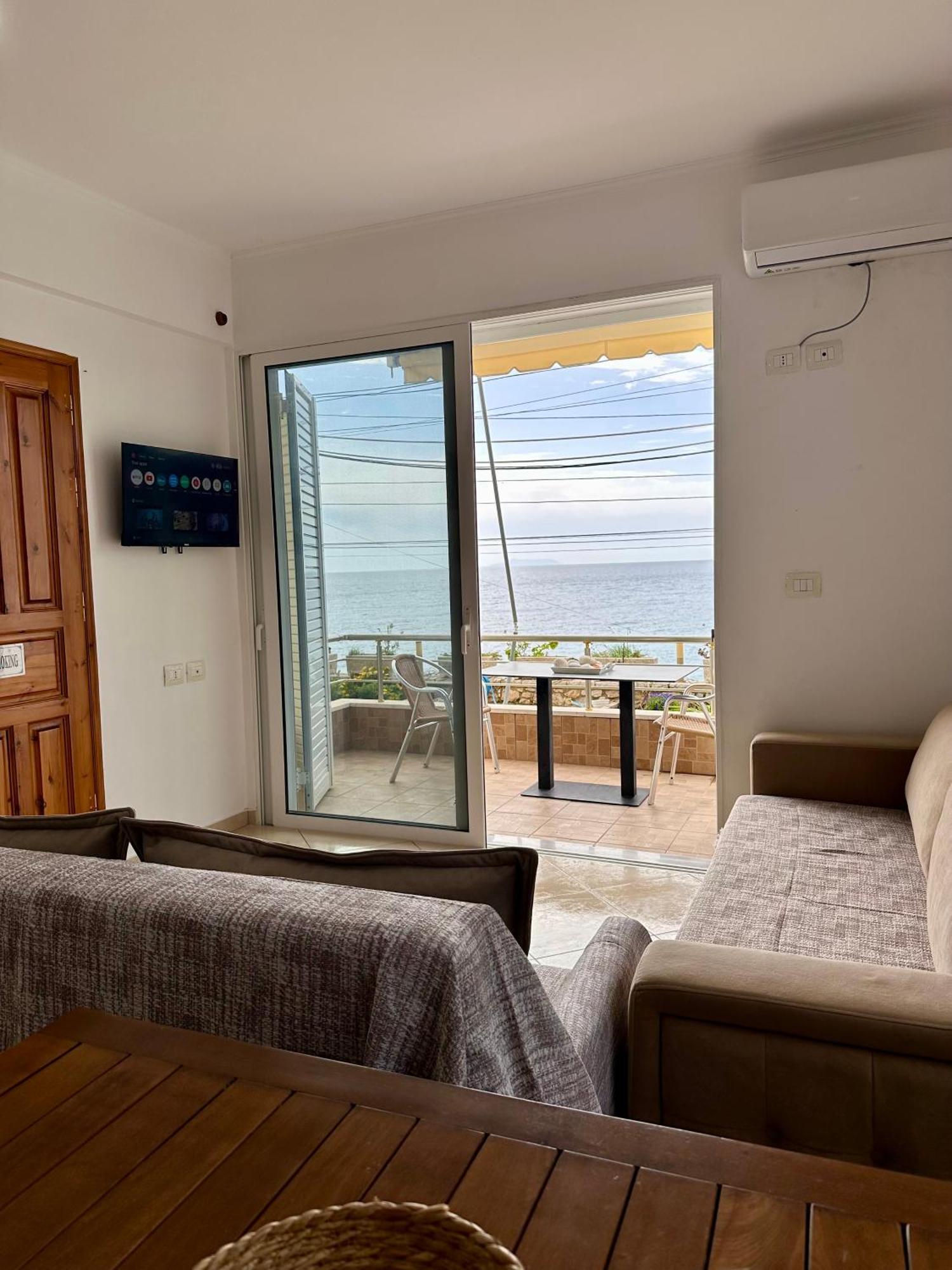 Fane'S Apartments Himare Exterior photo